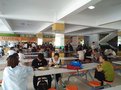 石家莊東華鐵路學(xué)校食堂怎么樣？