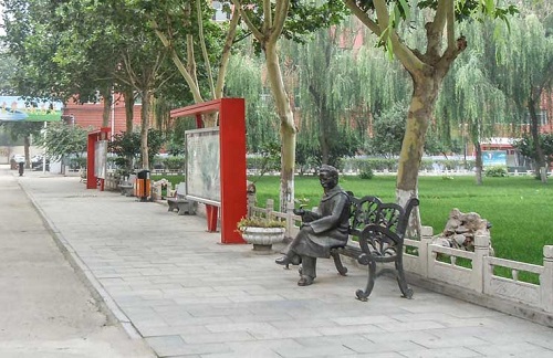 省外學(xué)生能報(bào)石家莊東華鐵路學(xué)校春季班嗎？