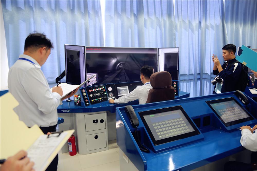 大專畢業(yè)后還能學火車司機嗎？有哪些要求